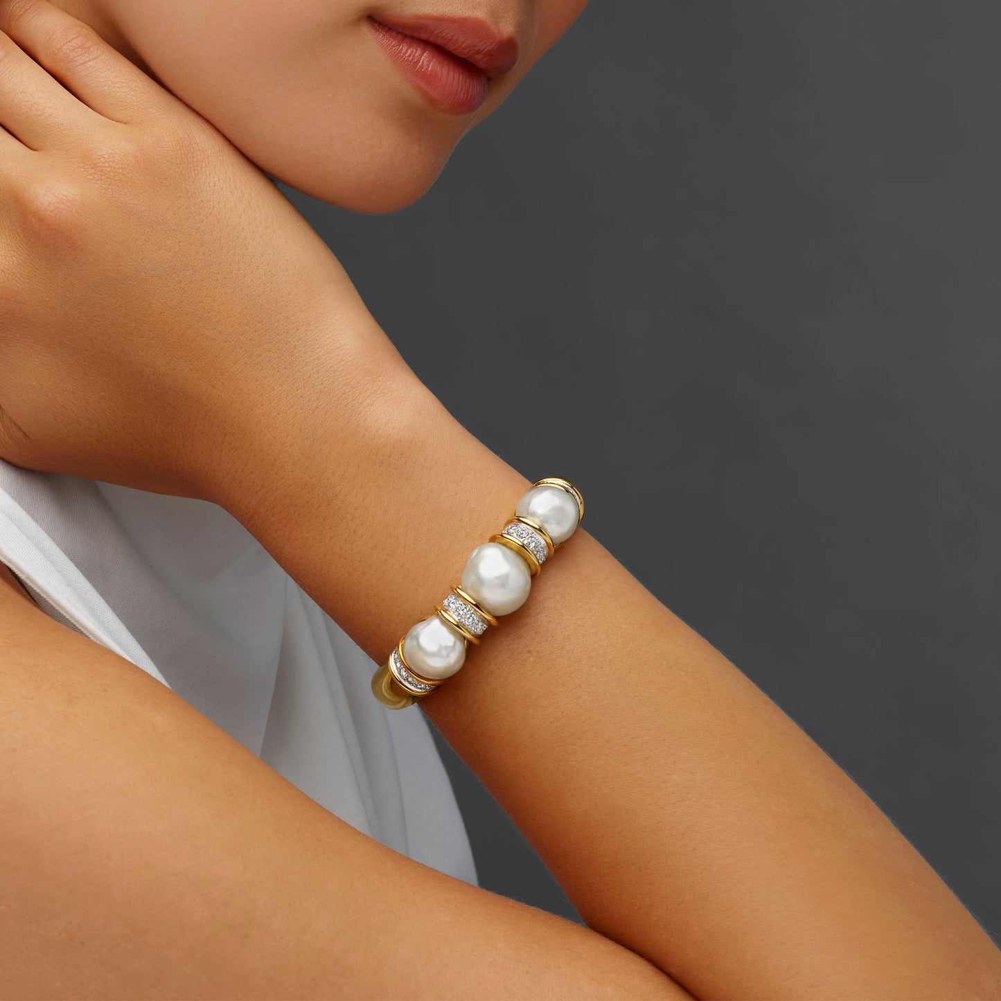 Macklowe Gallery David Webb South Sea Pearl Bracelet